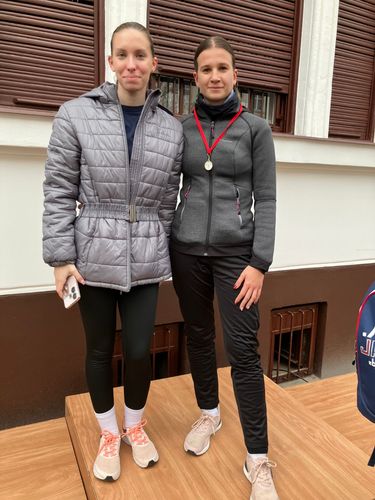 Közgés diákok Mikulás futáson