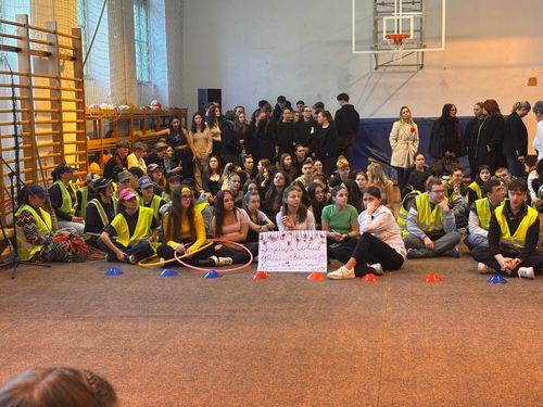 Fergeteges farsangi buli a Közgében